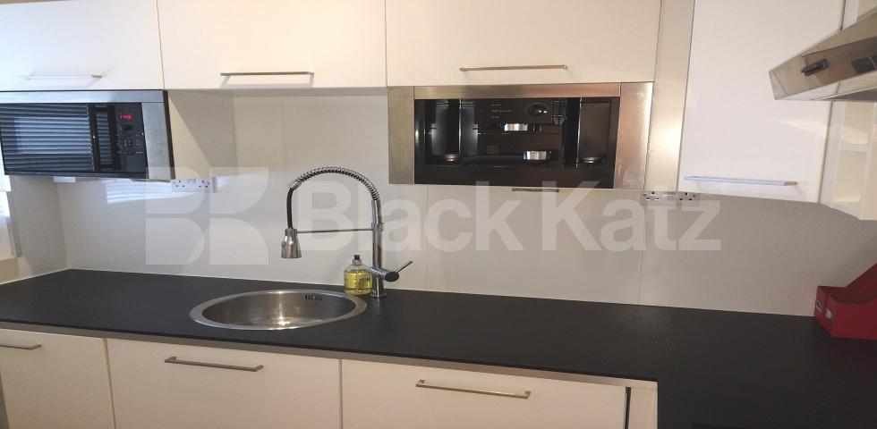 			UNDER OFFER , 1 Bedroom, 1 bath, 1 reception Apartment			 County Street, SE1 